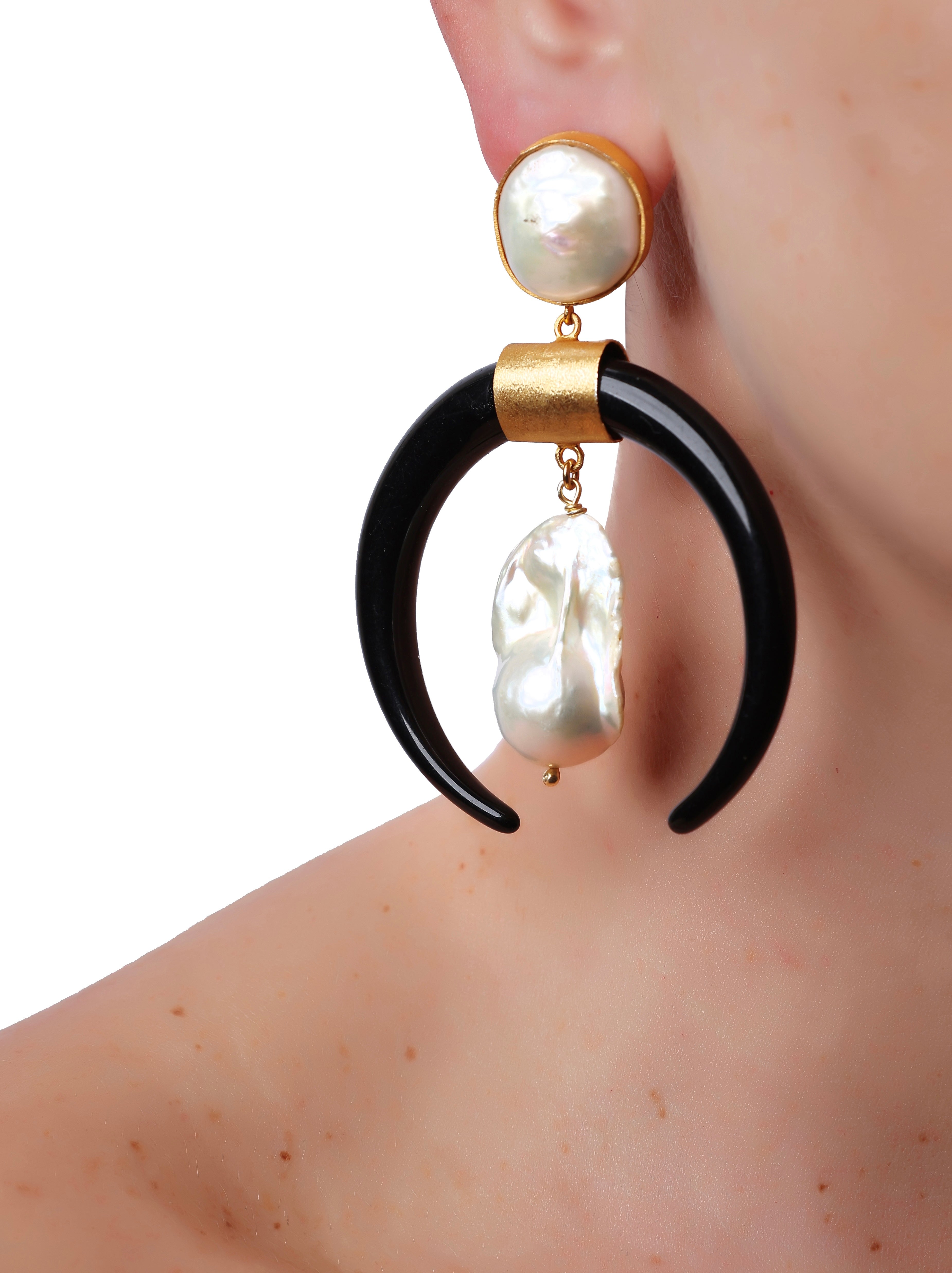 RHEA in Baroque Pearls
