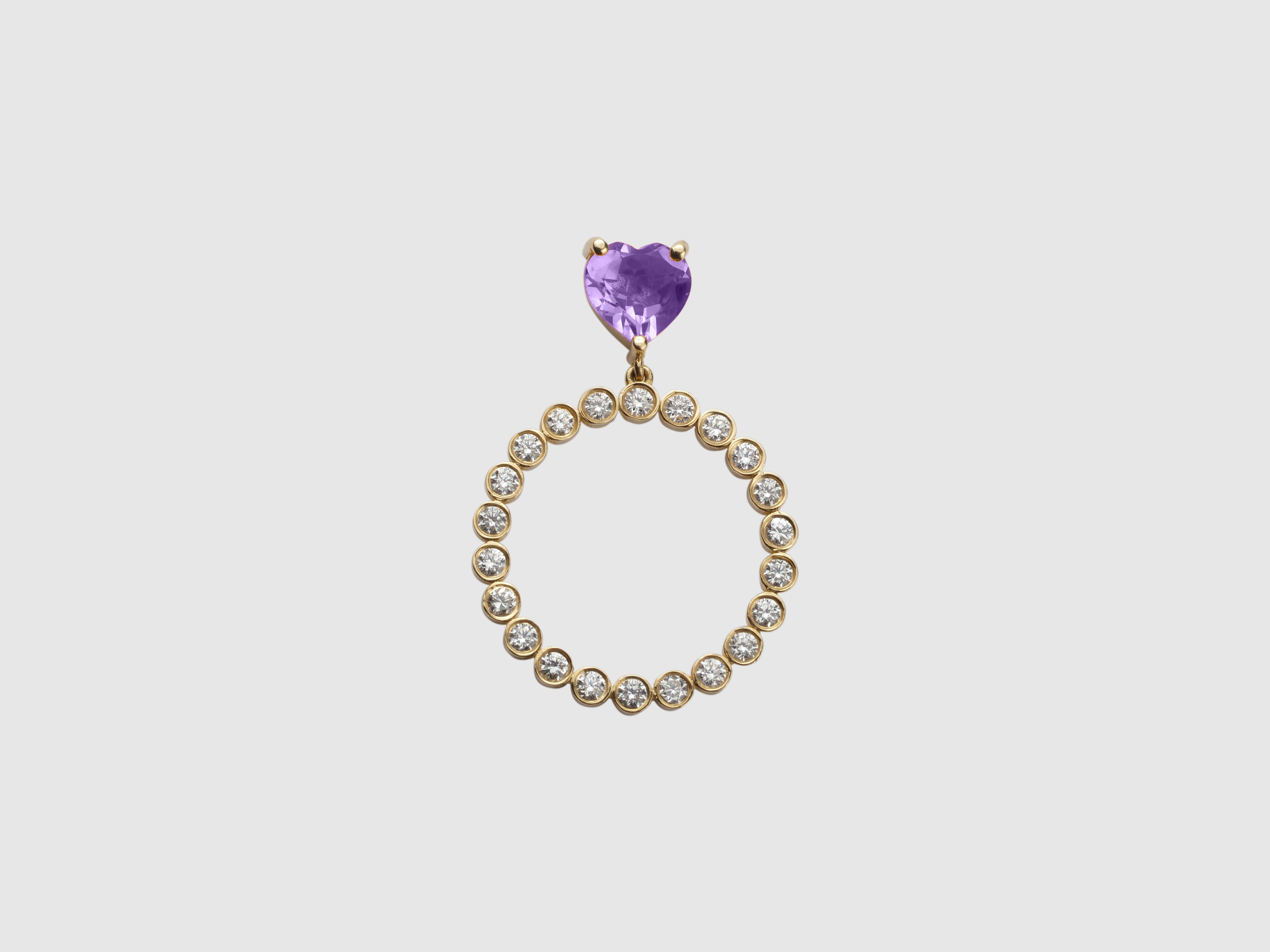 Heart_of_the_circle_earring_AT.png