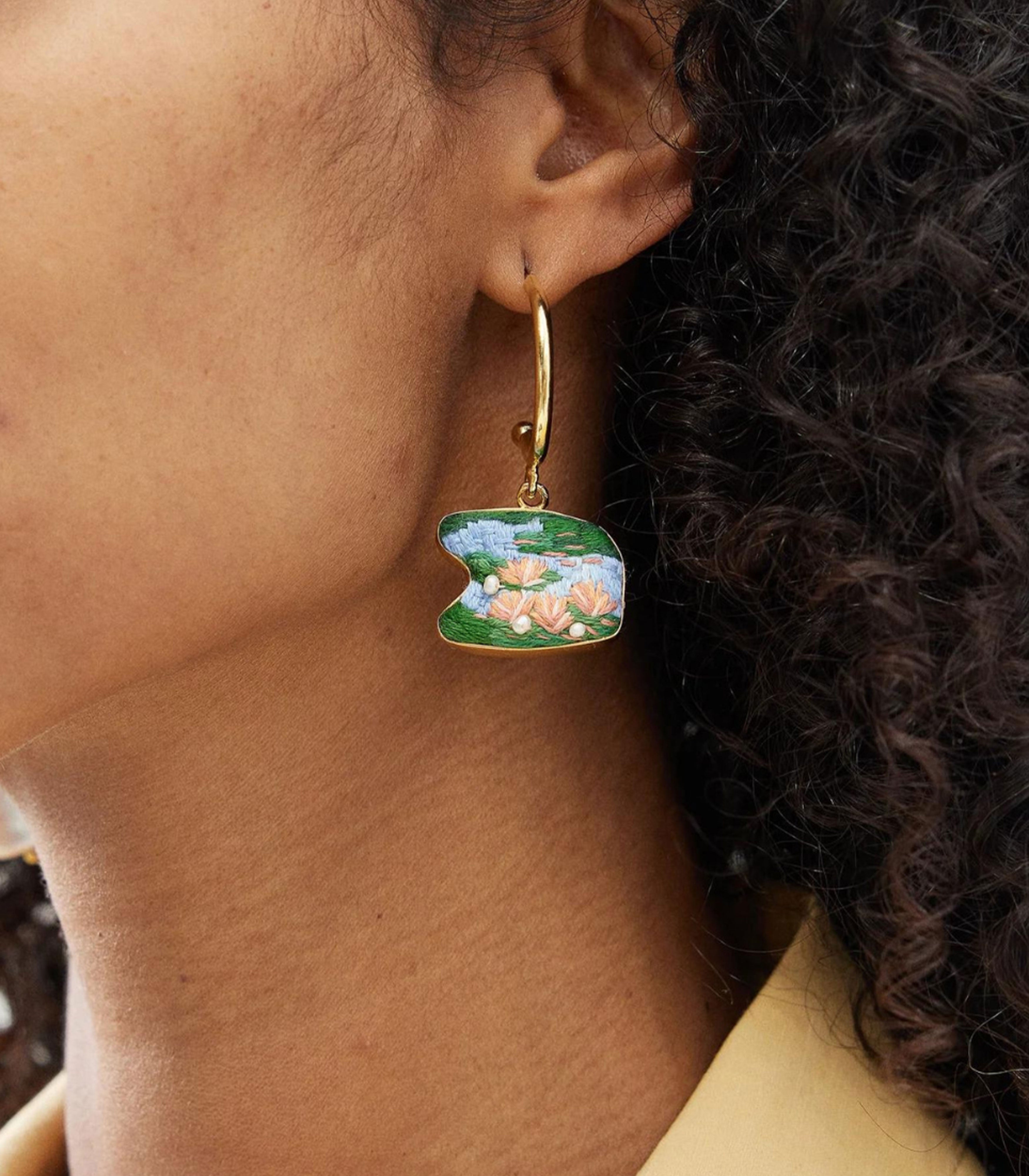 Mismatch Water Lilies Earring