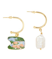 Mismatch Water Lilies Earring