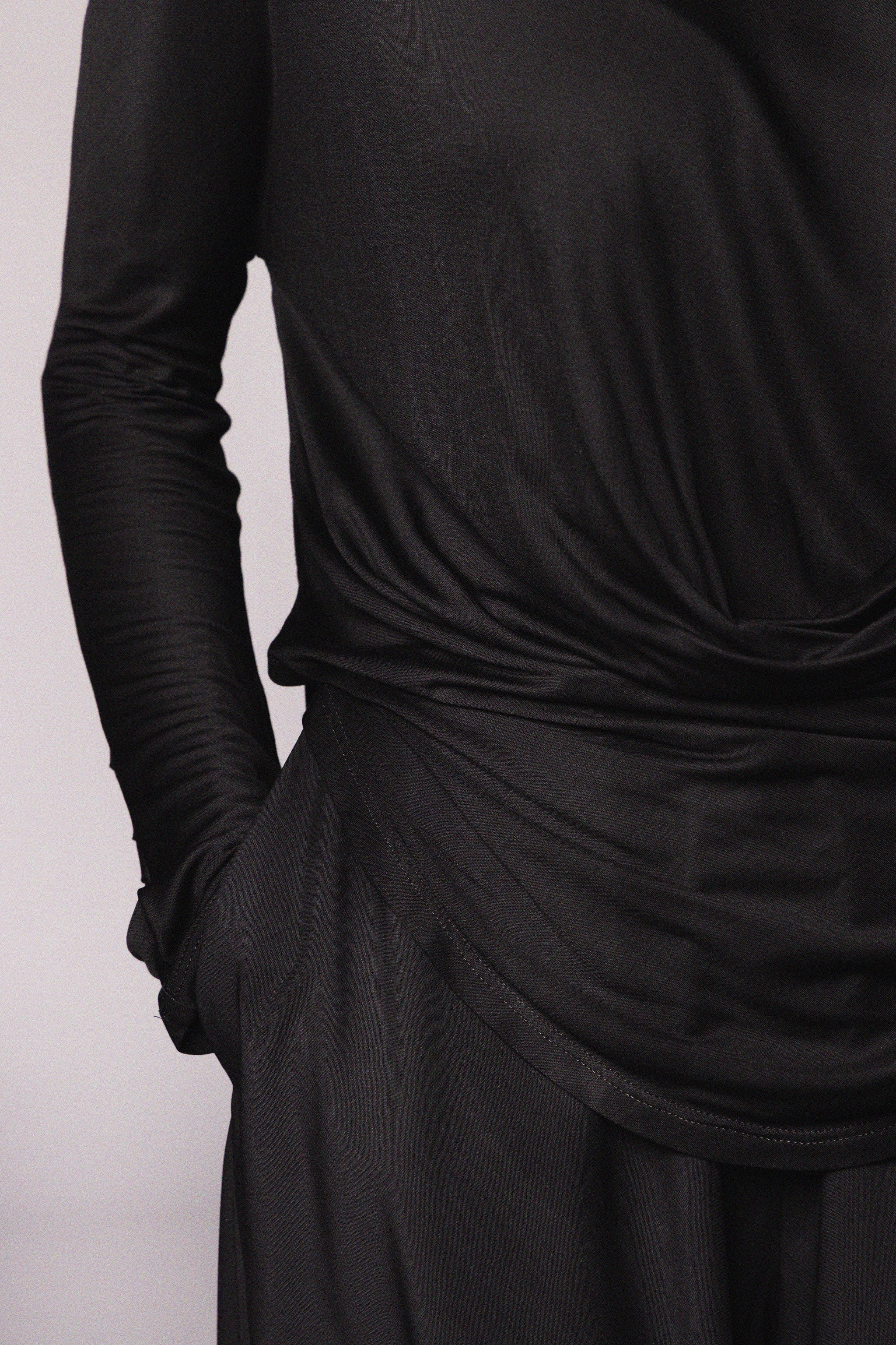 Margot Top Black Modal