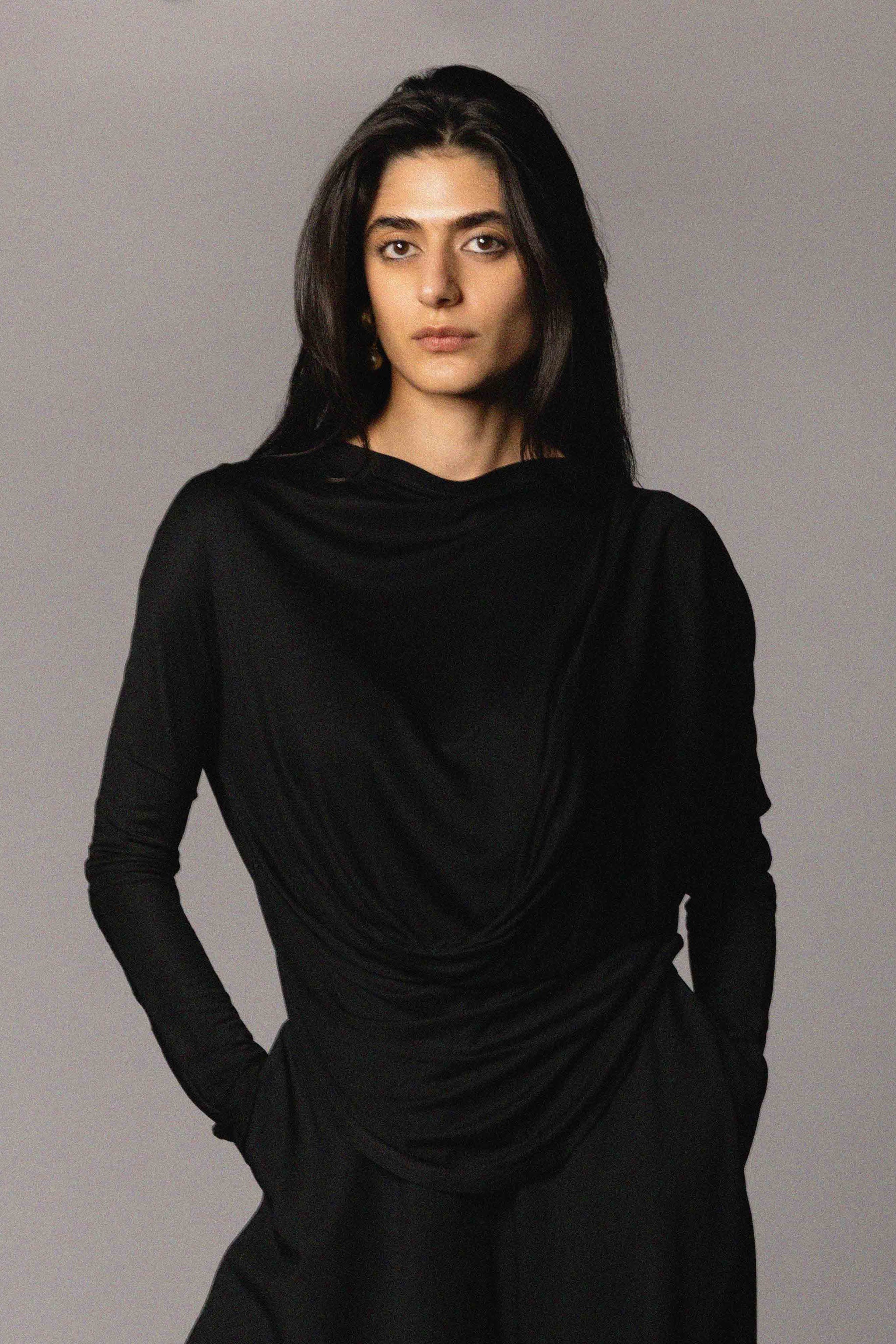 Margot Top Black Modal