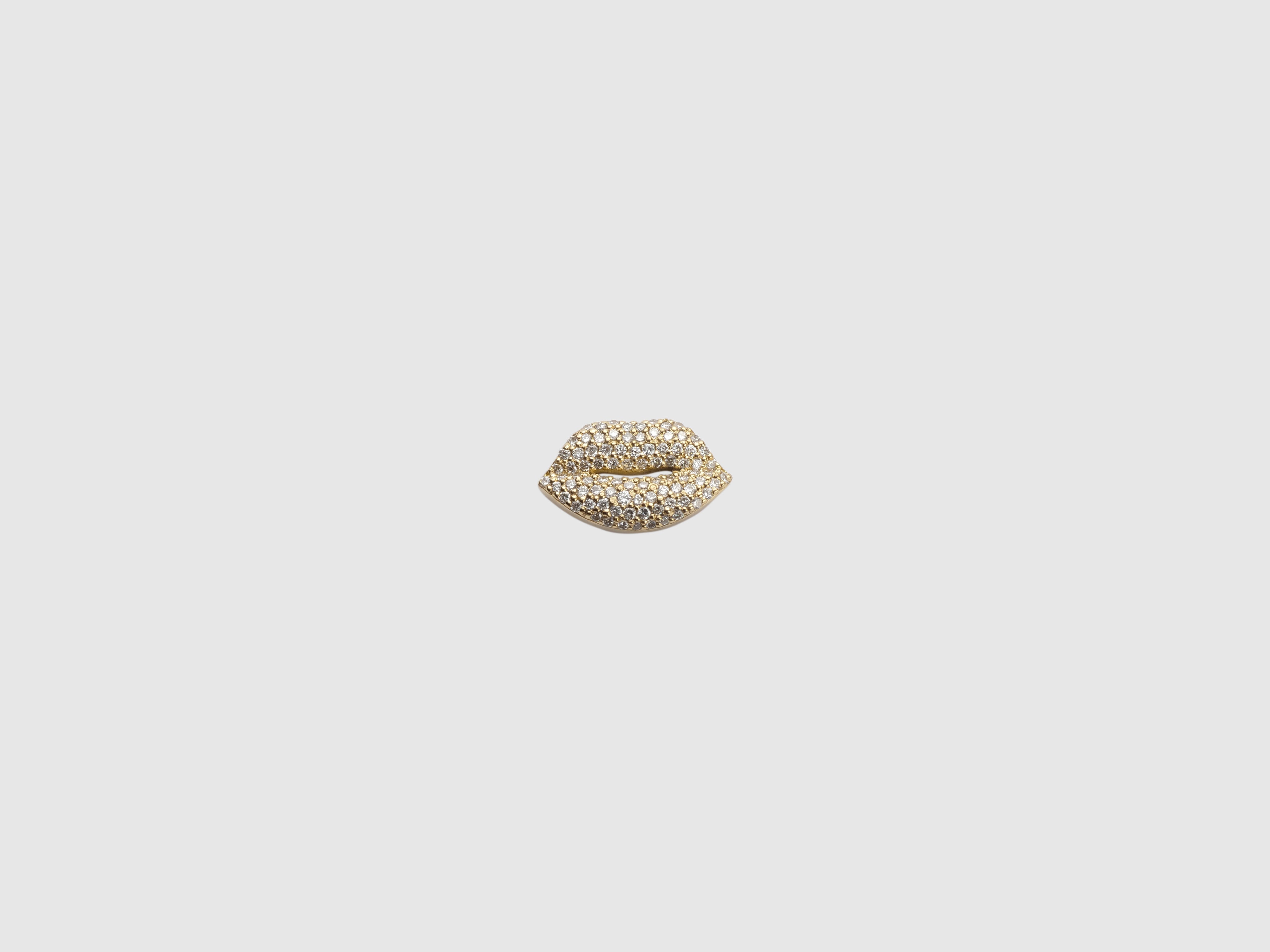 The Simple Kiss Earring